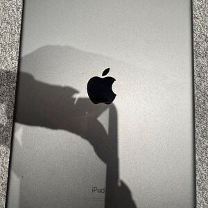Apple iPad - Silver